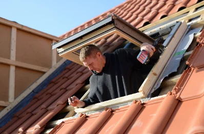 Pose de fenêtres de toit Velux à Taugon